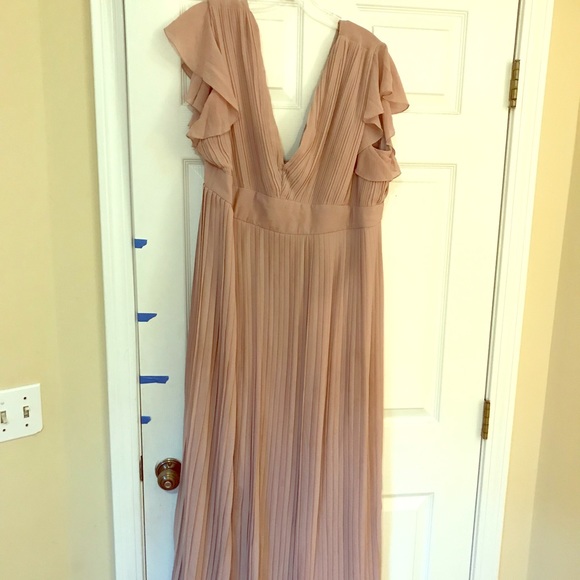 TFNC Dresses & Skirts - Plus Size Wedding Front V  Dress w/ Frill Sleeve